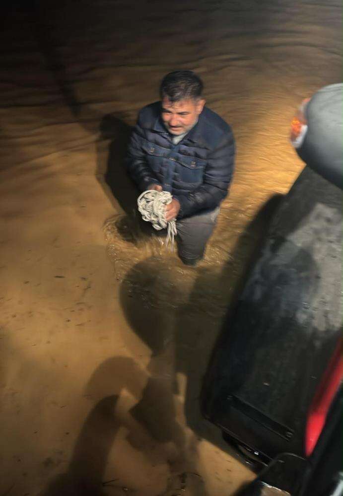 Bir ilimizde sel manzaraları! Yollar göle döndü, ev ve iş yerlerini su bastı 13